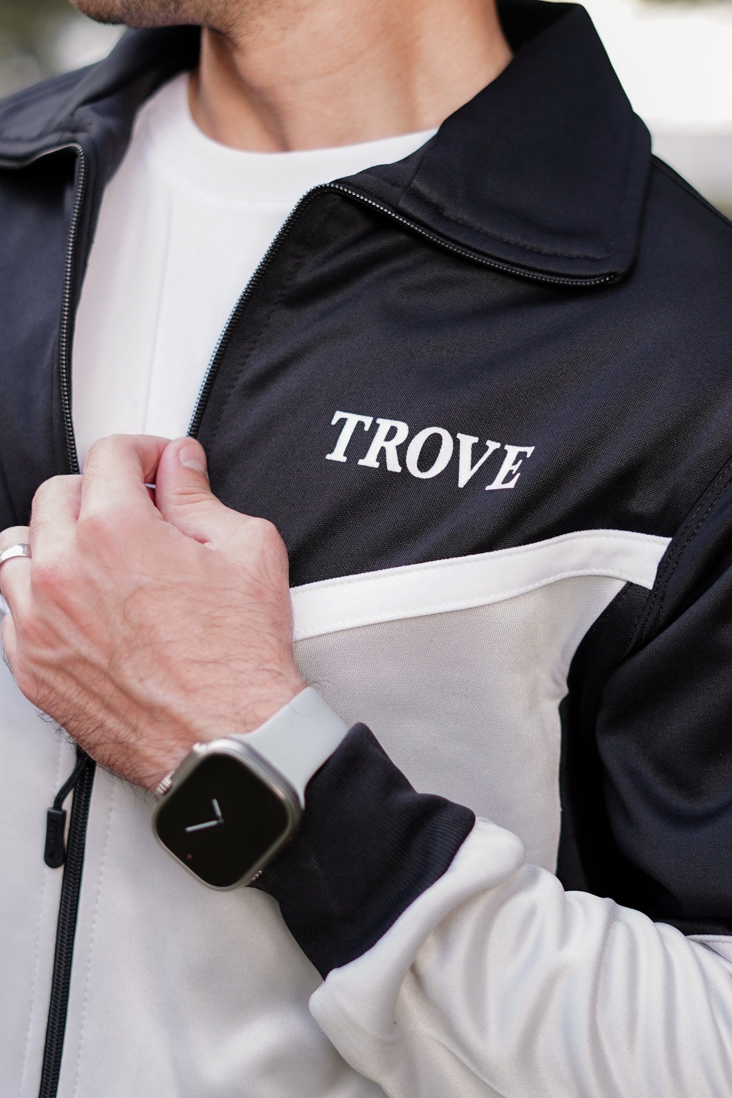 Trove Sleek Silver Activewear